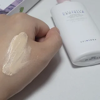 تست ضد آفتاب مخملی و مات کننده منافذ سنتلا ماداگاسکار SKIN1004