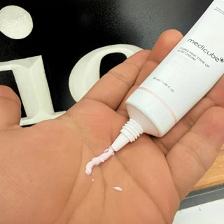 تست ضدآفتاب صورتی روشن‌کننده و تون‌آپ PDRN مدیکوب Medicube